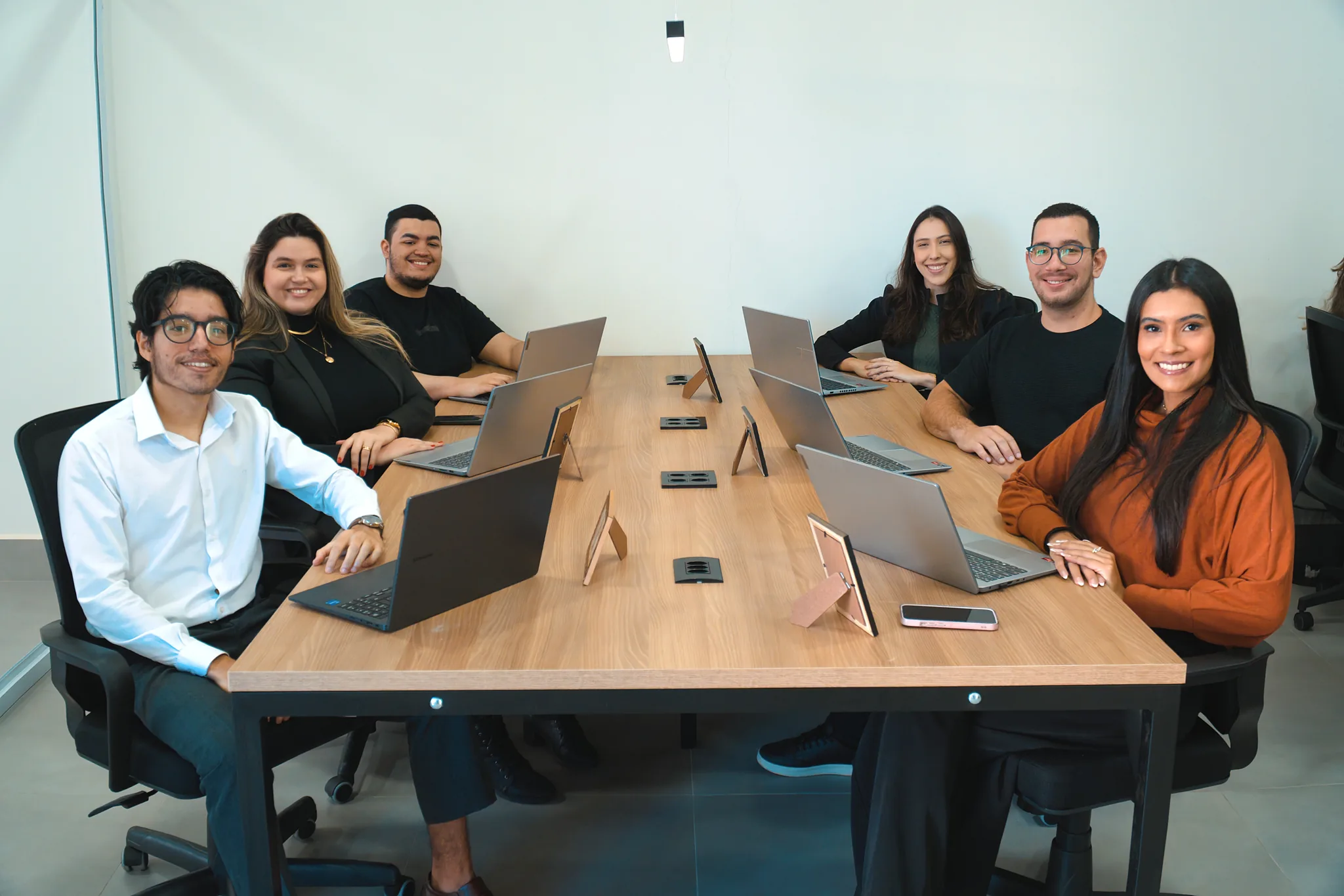 Equipe da Graph Contabilidade reunida para abertura de empresa